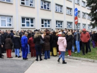 NEMA ODUSTAJANJA: Radnici zeničke bolnice ponovo danas protestovali, traže isplatu jednokratne pomoći