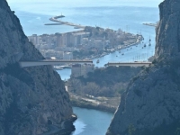 VALJDA ĆE GA USPJETI SPOJITI KAKO TREBA: Ovako danas izgleda most iznad Omiša koji je nasmijao cijelu regiju (FOTO)