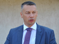 DOK ČEKA MINISTARSKU FOTELJU: Nenad Nešić na čelu bratove firme 'N trade' koja je poznata po neizdavanju računa zbog čega je prije tri godine bila zatvorena