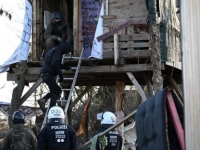 HAOS U NJEMAČKOJ: Policija nastavila 'čistiti' rudarsko selo, aktivisti žestoko uzvratili (VIDEO)