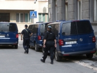 MUP KS U AKCIJI: Riješen slučaj oštećenja automobila s registarskim oznaka Republike Srbije, uhapšena jedna osoba