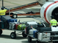 TRAGEDIJA NA AERODROMU: Nosač prtljage poginuo nakon što ga je usisao motor aviona