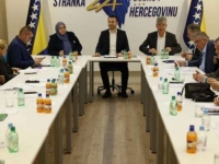OGORČENJE NA SVE STRANE: 'Militantna parada sile u Lukavici, poraz demokratske...'