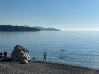 TEMPERATURA OD 19 STEPENI CELZIJUSA: U novoj godini bilo i kupanja u moru u Sutomoru