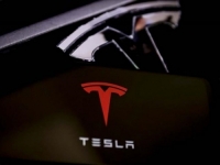 REKORD JE SRUŠEN ALI OBEĆANJE NIJE ISPUNJENO: Tesla u 2022. godini prodala rekordan broj električnih automobila