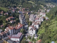 ZABORAVLJENI I PREPUŠTENI SAMI SEBI: Građani već tri godine odsječeni od centra kantona, snalaze se kako umiju... (VIDEO)