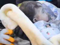 NOVO ČUDO U TURSKOJ: Jednogodišnja beba spašena iz ruševina 53 sata nakon zemljotresa...