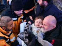 ČUDA SE DEŠAVAJU: Blizanci od 18 mjeseci spašeni ispod ruševina 40 sati nakon zemljotresa (VIDEO)