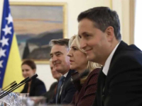 ČOVIĆEV PORTAL PREVENTIVNO NAPAO BEĆIROVIĆA: 'Neka prestane kopirati politiku Željka Komšića!'