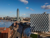 'SAGNITE SE I UDALJITE OD PROZORA': Evakuisana Ambasada SAD-a...