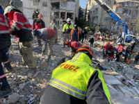 KAO ISPOMOĆ IM DOLAZI JOŠ DESET KOLEGA: Spasioci iz FBiH u protekla 24 sata izvukli nekoliko tijela iz ruševina u Turskoj