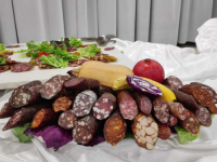 BOSANCI I HERCEGOVCI POMELI KONKURENCIJU: Održana Međunarodna smotra i izbor najkvalitetnije kobasice i salame, ovo su pobjednici...