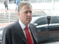 ZANIMLJIVA BIOGRAFIJA MINISTRA KOJI JE BUŠIO GUME: Osuđivan zbog falsifikovanja, bio insajder tužilaštva, a našao se i na američkoj 'crnoj listi'