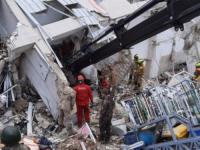 NADLJUDSKI NAPORI SPASILAČKIH TIMOVA: Spašena djevojka 200 sati nakon zemljotresa