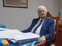 IZUZETA SVA PREDMETNA DOKUMENTACIJA I PEČAT: U Velikoj Kladuši izvršen pretres općine zbog prijave protiv Fikreta Abdića