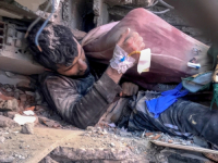 JOŠ JEDNO ČUDO: Osmog dana potrage u Adiyamanu ispod ruševina spašen 35-godišnji muškarac (VIDEO)