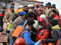UŠLI U KUĆU KAKO BI POKUPILI STVARI: Nakon novog zemljotresa u Turskoj, otac i kćerka spašeni...