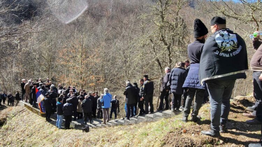 NASTAVILI PO SVOM: Osuđeni 'ravnogorci' odali počast Draži Mihailoviću | Slobodna  Bosna