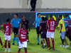 POTPUNI HAOS NA TERENU: Masovna tučnjava u kup utakmici, zastavicom po glavi sudije... (VIDEO)