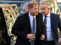 IAKO JOŠ NIJE PRIHVATIO POZIV ZA OČEVO KRUNISANJE: Princ Harry ipak u Londonu i to nenajavljeno na...