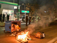 DRAMATIČNO U ATINI: Protesti zbog stravičnog sudara vozova, policija bacila suzavac (VIDEO)