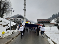 'DRAGO NAM JE DA SMO JOŠ JEDNOM POSLALI LIJEPU SLIKU': Dan nezavisnosti BiH obilježen defileom djece u Srebrenici (VIDEO)