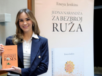 'JEDNA NARANDŽA ZA BEZBROJ RUŽA': Eneya Jenkins potpisala ugovor sa Dobrom knjigom; knjiga inspirisana ličnošću daidže Irnisa koji je ubijen tokom agresije na BiH (FOTO)
