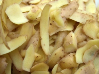 KORA OD KROMPIRA MOŽE SE KVALITETNO ISKORISTITI: Zašto je baciti u smeće kad je sjajan saveznik...