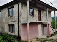 SUĐENJE ZA ZLOČINE KOD ZVORNIKA: 'Rade Grujić je došao u kuću, u kojoj je protivpravno bilo zatočeno više od 400 civila bošnjačke nacionalnosti iz sela Liplje...'