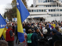 MASOVNE DEMONSTRACIJE PRED OHR-om: Adil Kulenović i Suad Đozić otkrili karte, pozivi iz Bihaća i Tuzle...