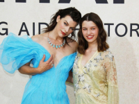 IZA SEBE IMA VEĆ NEKOLIKO ULOGA: Kćerka Mille Jovovich ista je mama (FOTO)