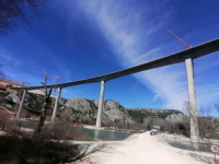 RADOVI SE PRIVODE KRAJU: Pogledajte kako trenutno izgleda impresivni most u našoj zemlji (FOTO)
