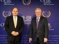 CHRISTIAN SCHMIDT IZMEĐU DVIJE VATRE: Murphy traži nametanje, ambasadori EU protiv