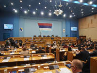 VLAST U MANJEM BH. ENTITETU I DALJE PRKOSI: U NSRS-u usvojen Nacrt izmjena Krivičnog zakona kojim se kriminalizira kleveta