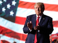 OVO JE BILO PREVIŠE: Trump nije mogao vjerovati koja pjesma svira na razglasu usred njegovog govora