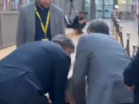 HRVATSKI PREMIJER U CENTRU PAŽNJE: Novinarka iz Italije pala ispred Andreja Plenkovića, on brzo reagirao (VIDEO)