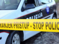 NESREĆA U KAKNJU: U sudaru lokomotive i automobila jedna osoba povrijeđena, životno je ugrožena