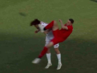 BRUTALAN START: Pogledajte kako je igrač zaradio crveni karton u petoj sekundi utakmice (VIDEO)