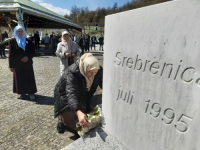 BOL NE PROLAZI: U Memorijalnom centru Potočari obilježena 20. godišnjica od prve kolektivne dženaze