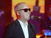 NE ZNA SE KOJA JE LJEPŠA: Kćerke Saše Matića prvi put snimljene u javnosti (FOTO)