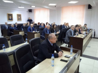 'TROJKA' U AUTU; PET MJESECI NAKON IZBORA, NAJAVLJENO POTPISIVANJE SPORAZUMA: Vlast u USK činit će SDA...