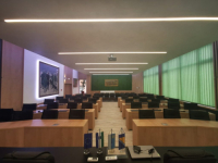 RATNI ZLOČINAC FIKRET ABDIĆ NE DA NI SALU NI PEČAT: Općinsko vijeće zasijedalo u hodniku, službenici administracije odbili su...