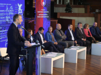 KOALICIJA U KANTONU SARAJEVO OTVORILA KARTE: U Vladi većinom ostaju stari ministri, tek nekoliko je novih imena