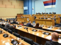 PARALELNO SA PROTESTOM NEZADOVOLJNIH GRAĐANA I MEDIJSKIH RADNIKA U BANJOJ LUCI: Na dnevnom redu sutrašnje sjednice NSRS-a...