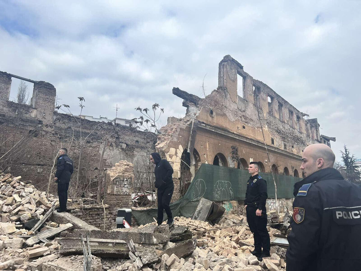 SREĆA SPASILA GRAĐANE OD TRAGEDIJE: Objavljujemo snimak urušavanja zgrade električne centrale na Marijin Dvoru (FOTO/VIDEO)
