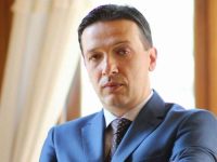 POLITIČKI ANALITIČAR DENIS ČARKADŽIĆ: ''Trojci' i HDZ-u je jedino bitno da na idućoj sjednici imaju 50 ruku. Poslije toga ne moraju imati nijednu, niko ih neće moći smijeniti!'