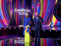 KRALJ CHARLES NASMIJAO PUBLIKU: Pogledajte kako je otkrio pozornicu Eurosonga (VIDEO)