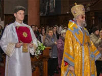VLADIKA JEFREM NA VASKRŠNJOJ LITURGIJI U BANJOJ LUCI: 'Niko nema pravo da nas porobljava...'