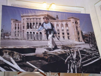'OSTAVLJAO FOTO-APARAT KADA JE TREBALO POMOĆI ŽRTVAMA':  Otvorena izložba 'Vječita Vijećnica' Rikarda Larme (FOTO)