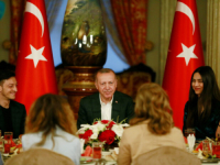 ZAVRŠIO BLISTAVU NOGOMETNU KARIJERU, PA POČINJE NOVU: Mesut Ozil ulazi u politiku i postaje član Erdoganove stranke